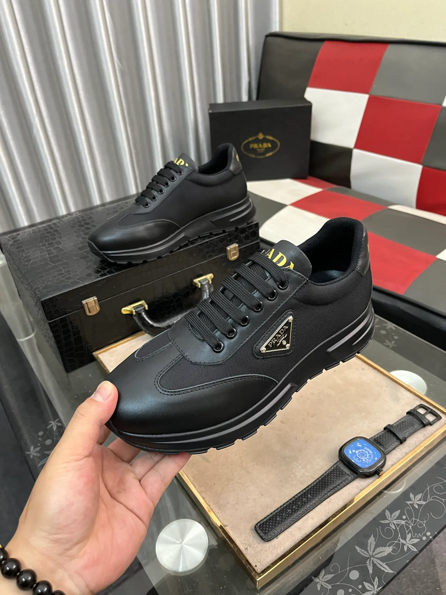Men's shoes 💰420⌚️⌚️ PRADA [Prada] popular men's shoes, casual shoes and sports shoes! High-end quality 🍀 The upper is made of imported original cowhide 💥 cowhide lining; the original molded outsole. The style is upright and elegant, comfortable and versatile💪 Three quality guarantees Size number: 38-44, 4️⃣ colors available